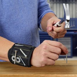 Je cherche une Idee Brazalete Magnético para Herramientas y Clavos con Velcro Ajustable
