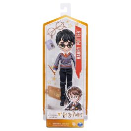 Spin Master Muñeca Harry Potter 20 cm 6061836 con Varita y Uniforme Hogwarts