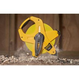Stanley 2-34-777 Cinta Métrica de Fibra de Vidrio de 100m x 13mm Power Winder con Caja Abierta