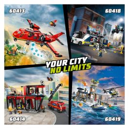 LEGO 60414 Estación de Bomberos y Camión de Bomberos, Figura de Perro de Juguete y 5 Minifiguras, Regalo Infantil