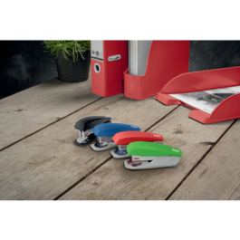 Petrus Grapadora 210 recycle Verde, Capacidad 25 Hojas, Acero y Plástico Reciclado, Grapado Perfecto