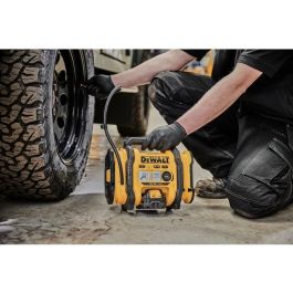 DeWALT DCC018N - Compresor de aire compacto sin cable 11 bar 2,5 kg para uso portátil y eficiente