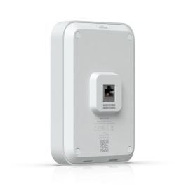 Ubiquiti AP WiFi 7 Montaje Pared, 4 Spatial Streams, 115 m2, 3x 2.5 GbE RJ45 PoE, Switch Integrado para Hostelería